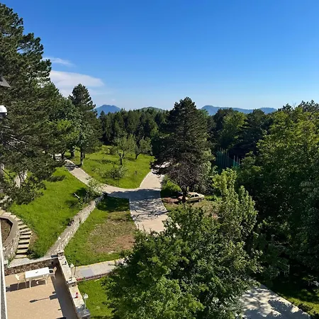 Shkreli Qafeshtame Hotel